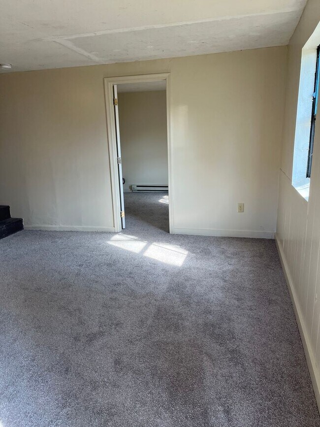 Building Photo - 202 1/2-127 1/2 N Penn St