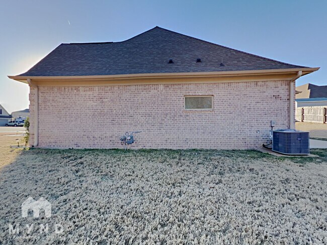 Building Photo - 1484 Whistle Cove