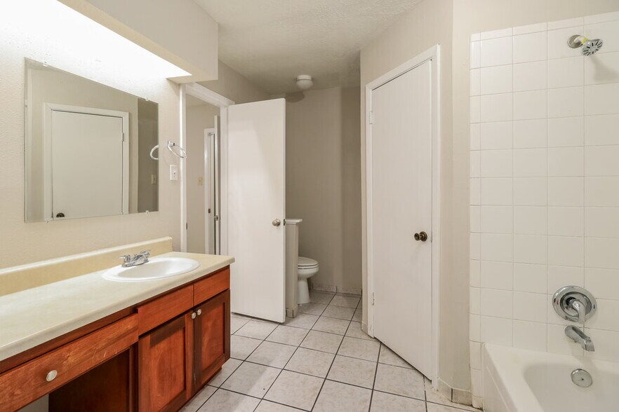 Building Photo - 6403 Fallengate Dr