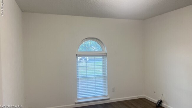 Building Photo - 405 Bryan Dr