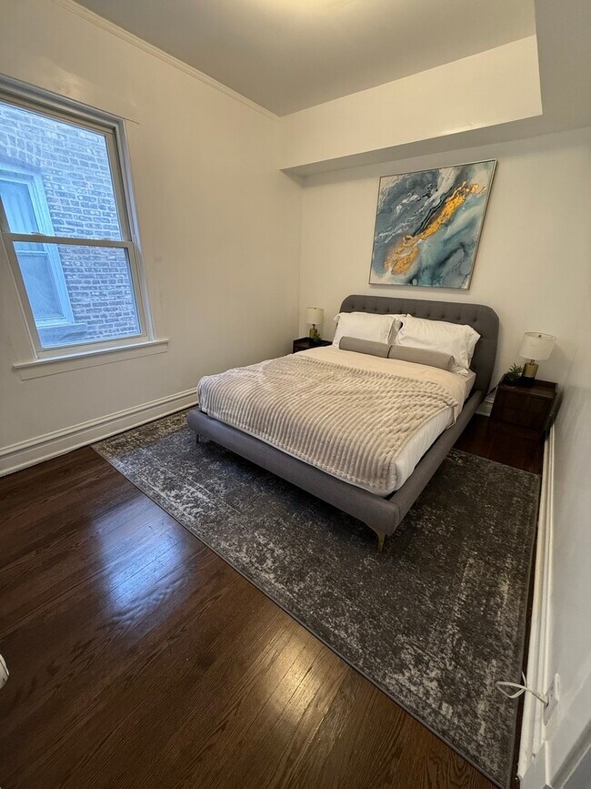 Building Photo - 5092 W Monroe St