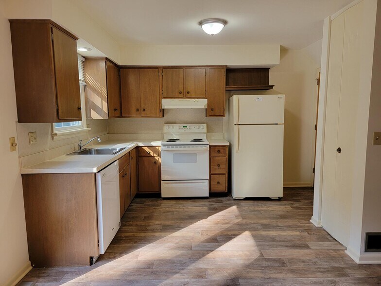 Building Photo - 116 Garden Ave