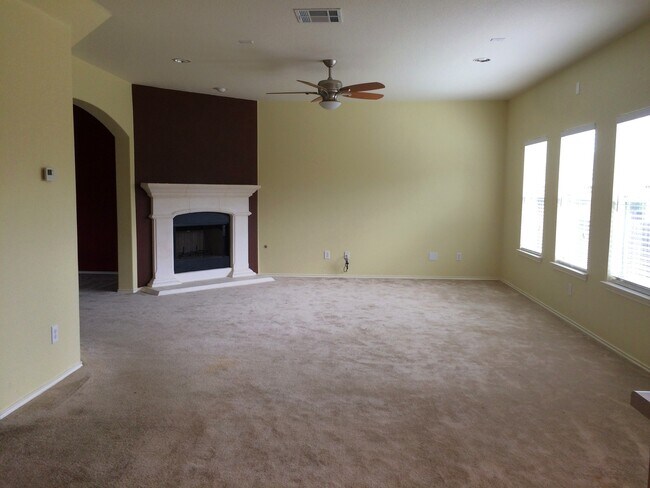 Building Photo - 3604 Sandy Brook Dr