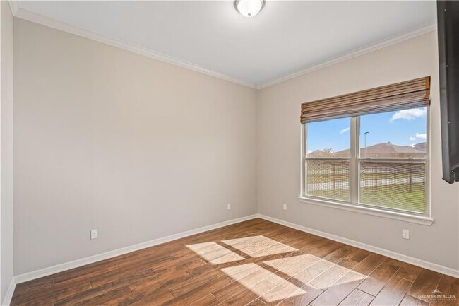 Building Photo - 4804 Ensenada Ave