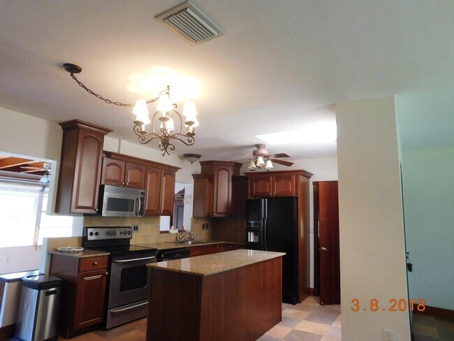 Building Photo - 6608 SW 65th St