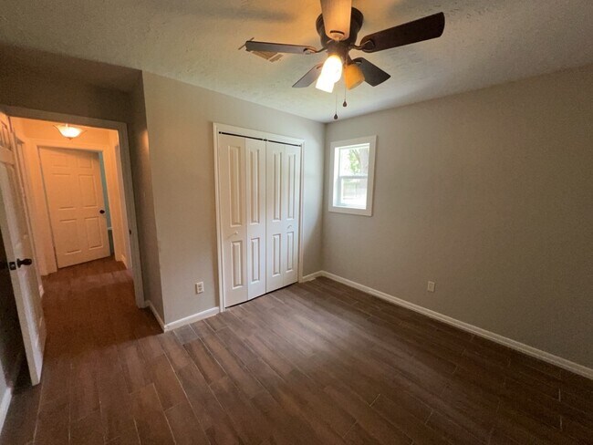 Building Photo - 30707 Martens Rd