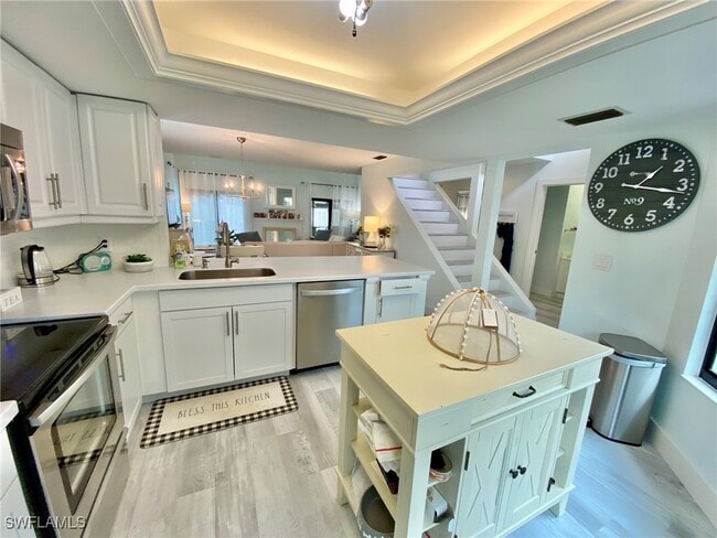 Building Photo - 871 Meadowland Dr