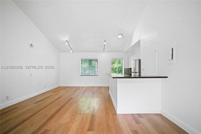 Building Photo - 272 NE 53rd St