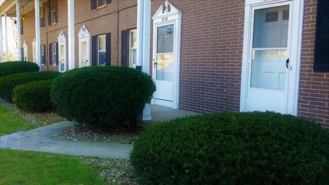 Building Photo - 5782 Portage st North Canton