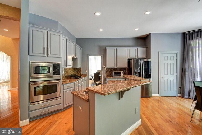 Building Photo - 2732 Lightfoot Dr