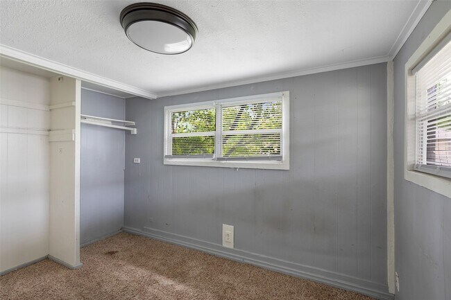 Building Photo - 10821 TX-150