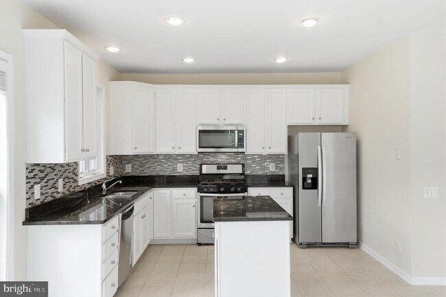 Building Photo - 13318 Summer Garden Walk