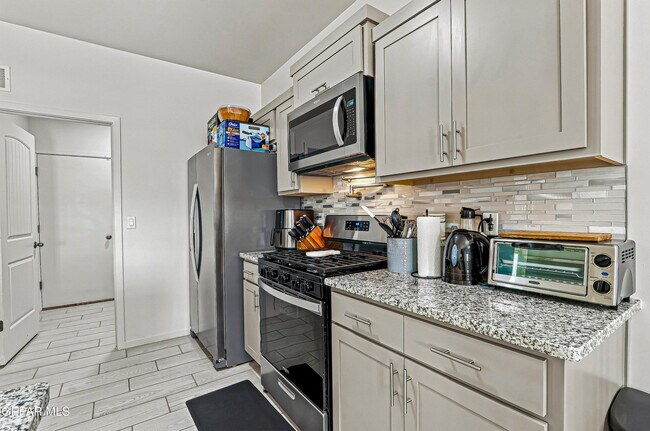 Building Photo - 13420 Highworth Dr