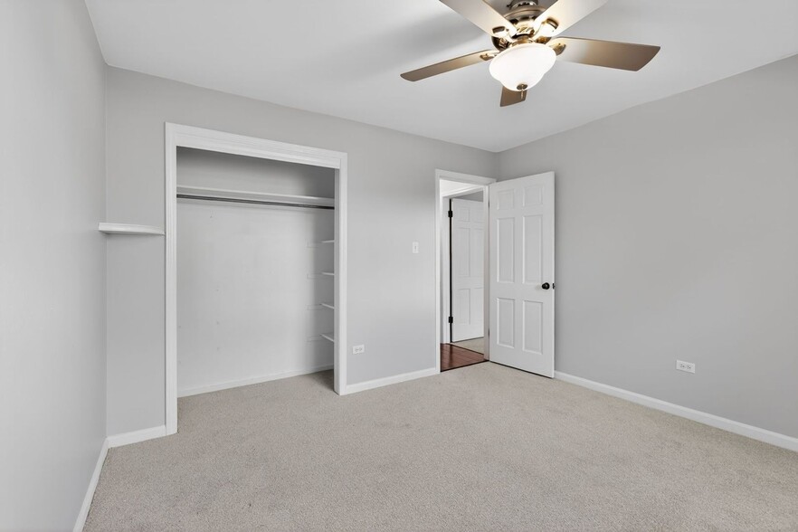 Building Photo - 2262 S Vly Hwy