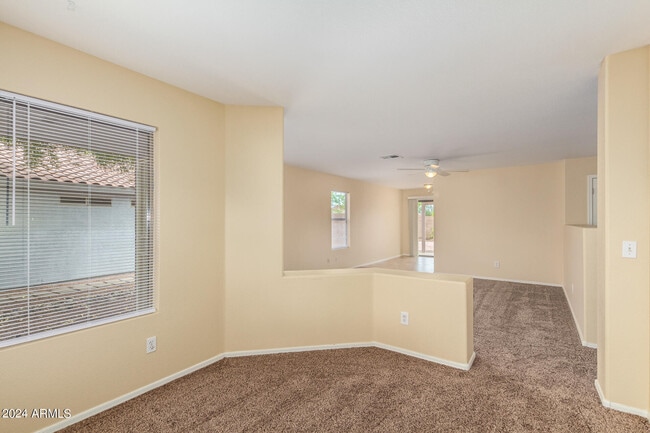 Building Photo - 15005 W Ventura St