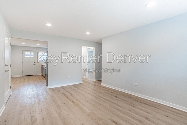 Building Photo - 2356 S Linden Ct