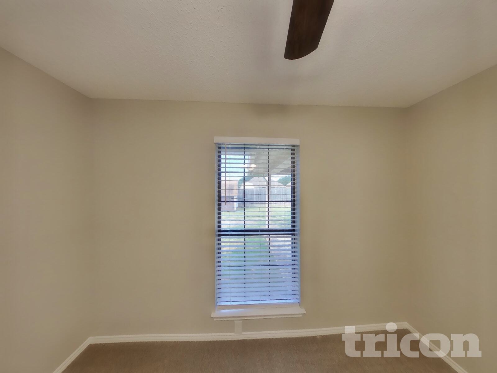 Building Photo - 721 Parkview Dr