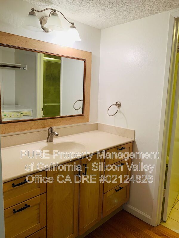 Building Photo - 2315 Eastridge Ave