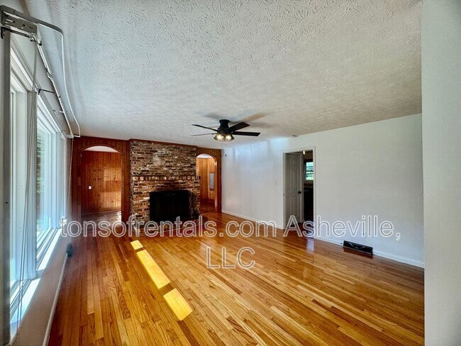 Building Photo - 1574 Lynn Rd