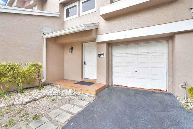 Building Photo - 2149 Discovery Cir W