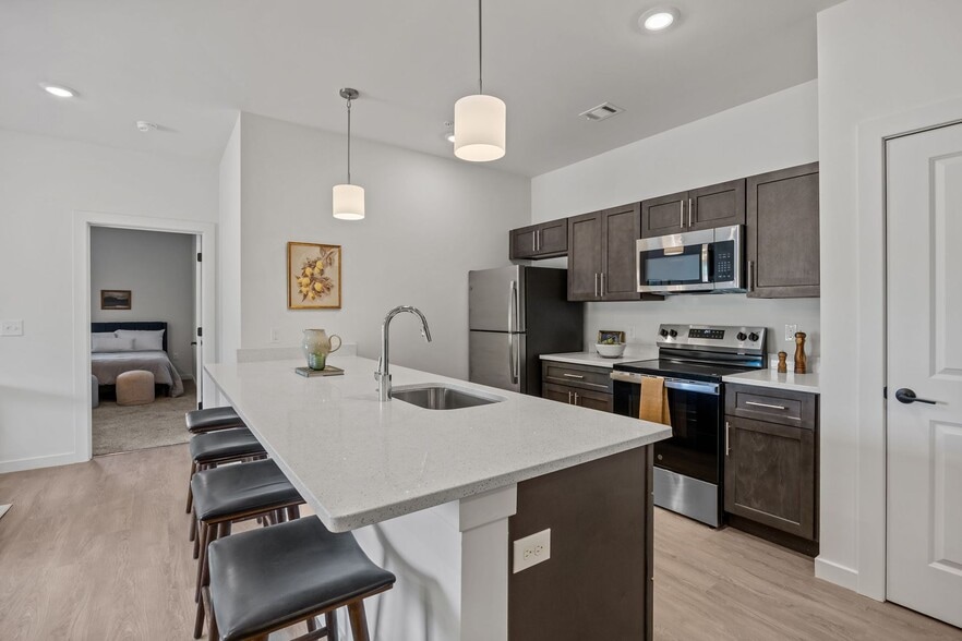 Building Photo - Midland Pointe at Lake Norman