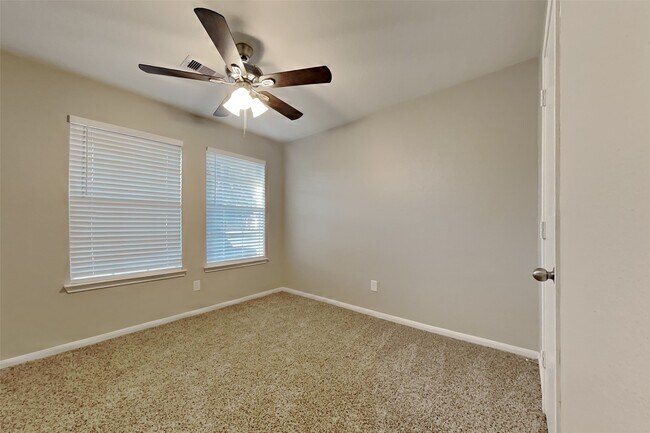 Building Photo - 2203 Longleaf Pines Ln