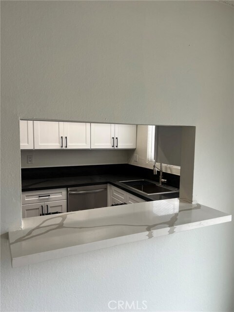 Building Photo - 210 Venice Ave