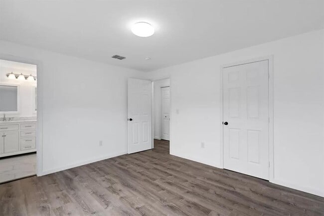 Building Photo - 150 Hart Ln