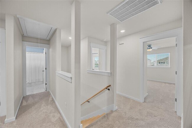 Building Photo - 1512 Honaker Wy
