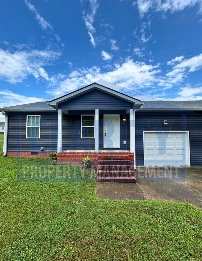 Primary Photo - Two bedroom townhome w/garage!