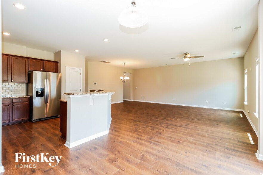 Building Photo - 343 Bradley Bend Dr