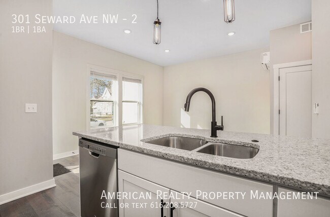 Building Photo - 301 Seward Ave NW