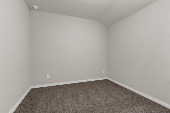 Building Photo - 38710 Yellowstone Dr