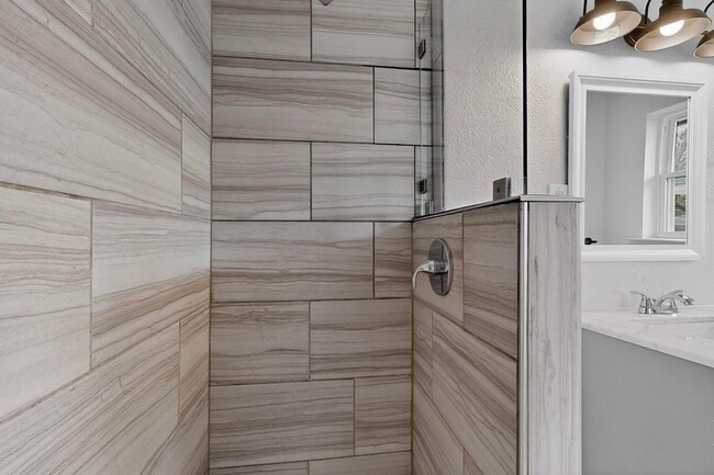 Building Photo - 2812 San Medina Ave