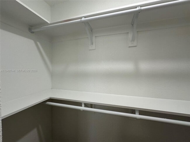 Building Photo - 3331 SW 15th Ave