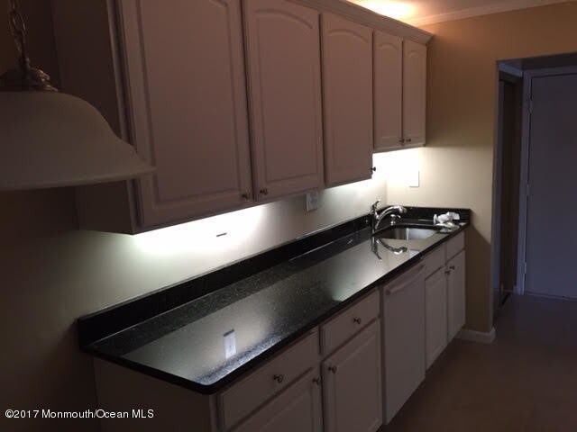 Building Photo - 84 Amberly Dr