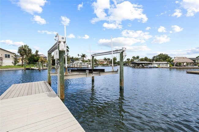 Building Photo - 5541 Bayou Grande Blvd NE