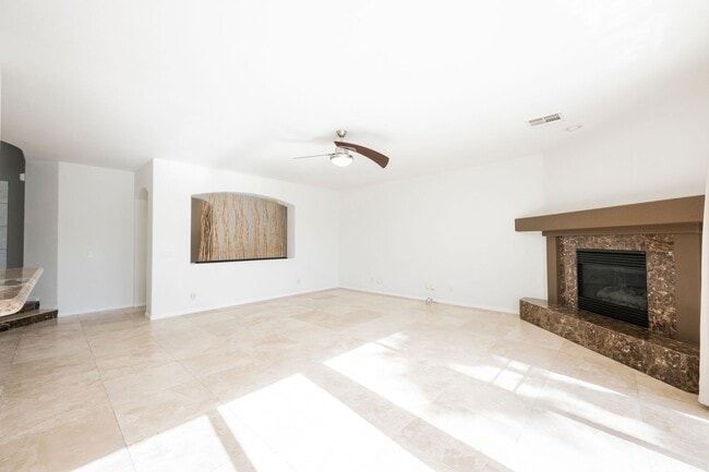 Building Photo - Luxury Home located in Henderson