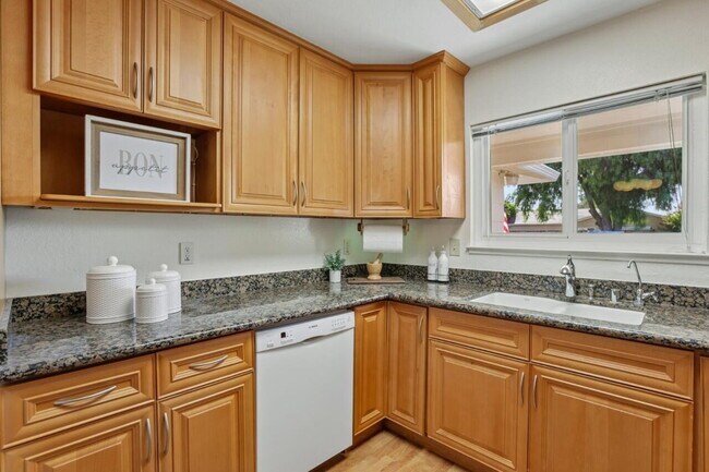Building Photo - 5795 Coralwood Way
