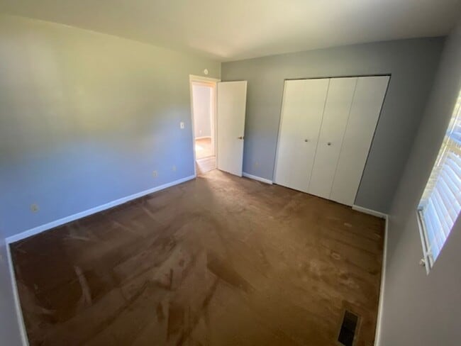 Building Photo - Rural & Adorable Rancher for Rent on large lot!