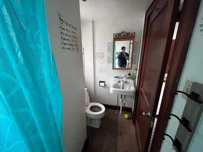 Building Photo - 1515 House