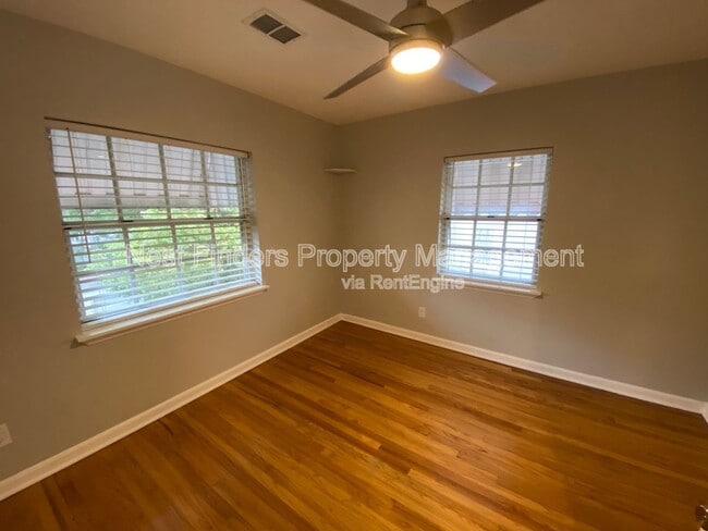 Building Photo - 1838 Cherry St