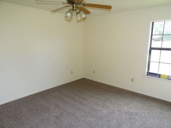 Building Photo - 2303 84th St