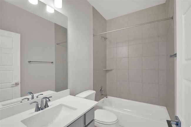 Building Photo - 208 Mirabeau Way