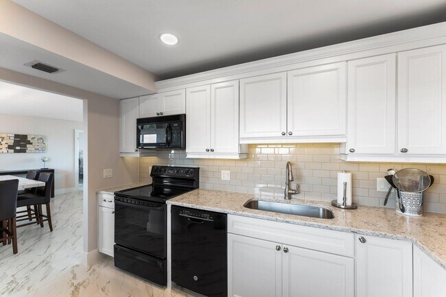 Building Photo - 300 Ocean Trail Way