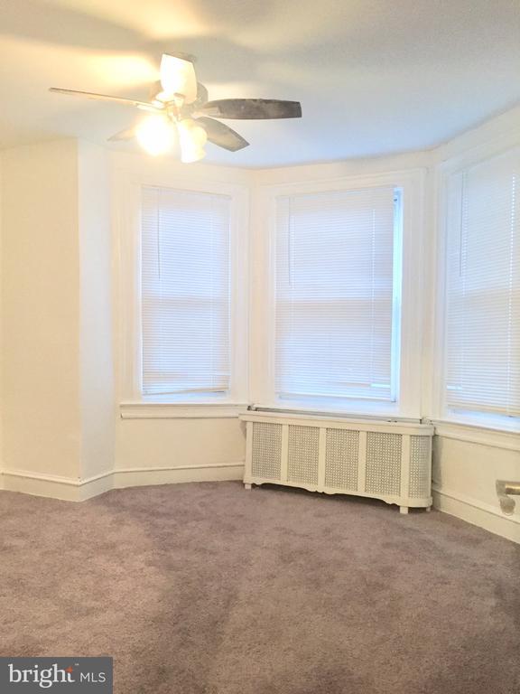 Building Photo - 125 N Ruby St