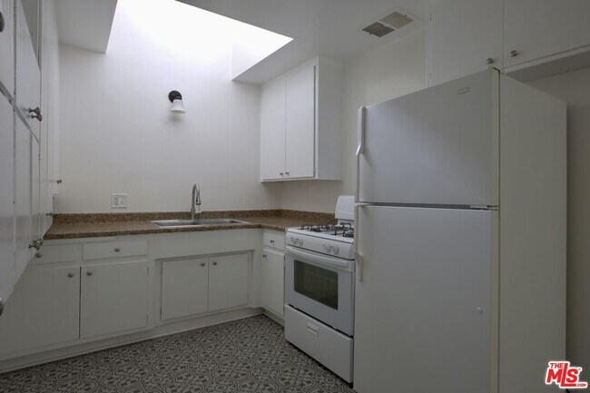 Building Photo - 1834 Sawtelle Blvd
