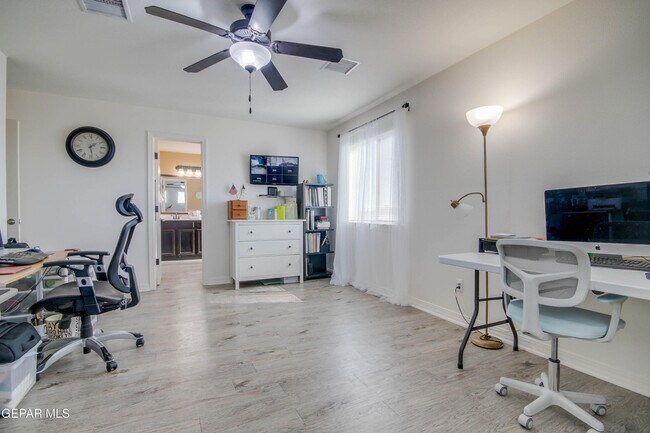 Building Photo - 14600 Christian Castle