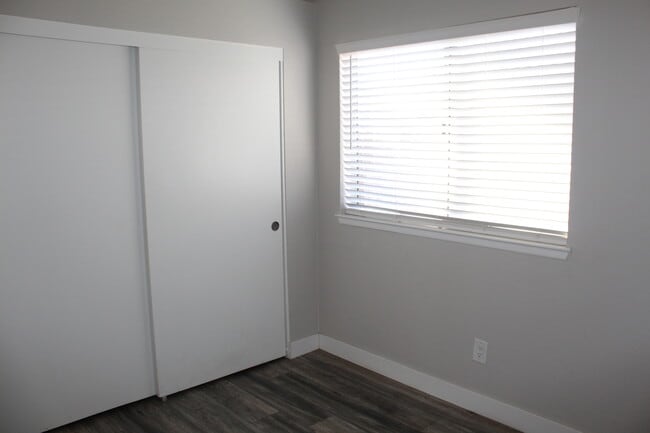 Building Photo - 2229 Rose Ave