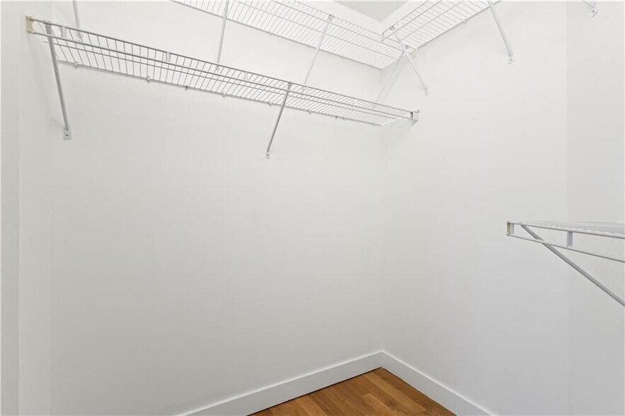 Building Photo - 1 W Exchange St